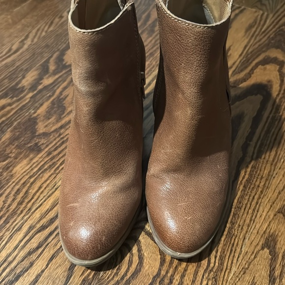 Lucky Brand Shoes - Lucky boots size 6.5 tannish color